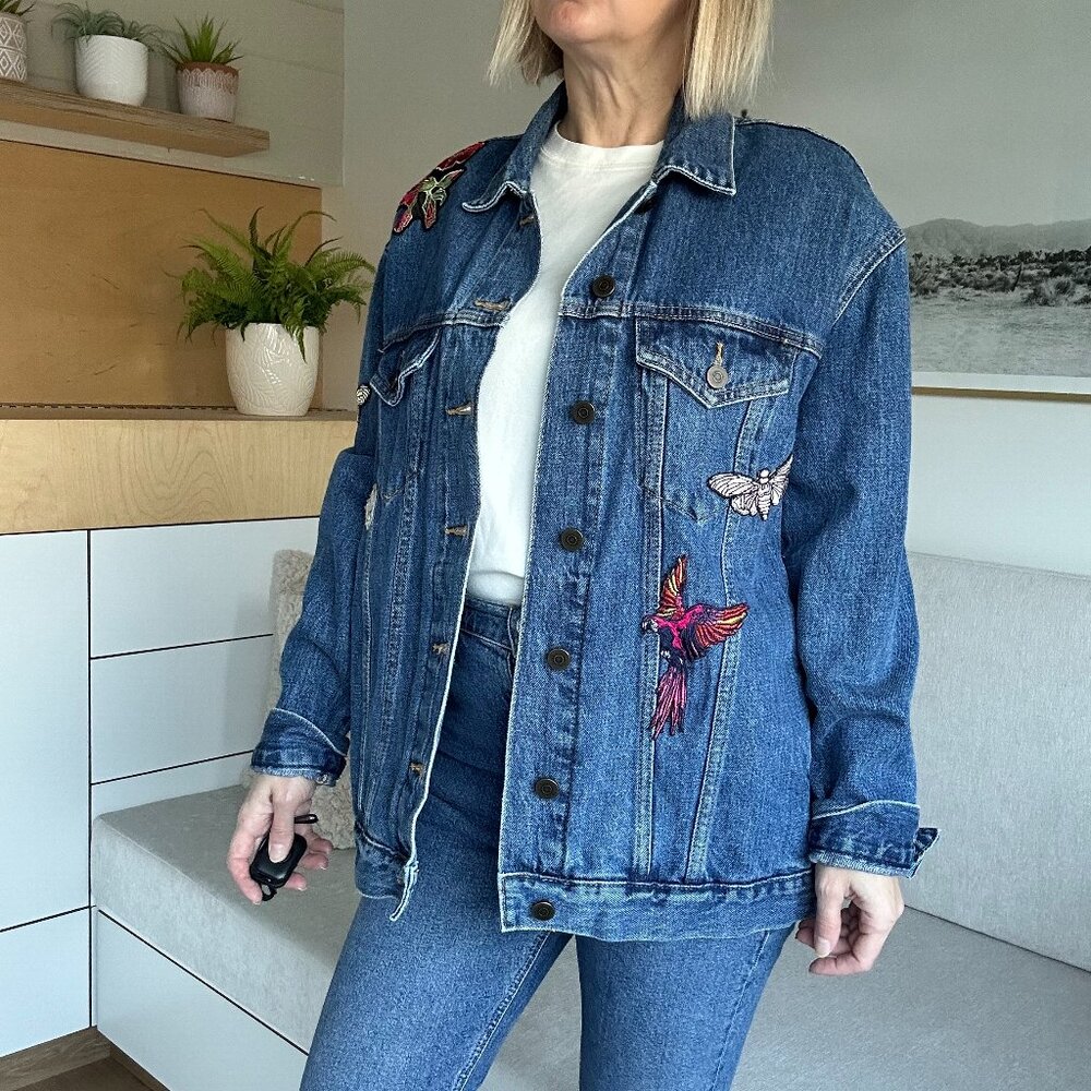 Aritzia's Little Moon Denim Jacket size medium with appliques
